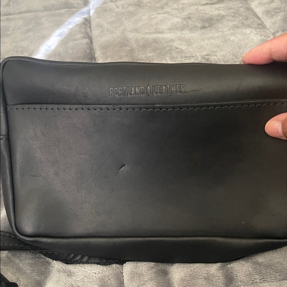 Portland, leather goods, toaster, black bag in very good condition